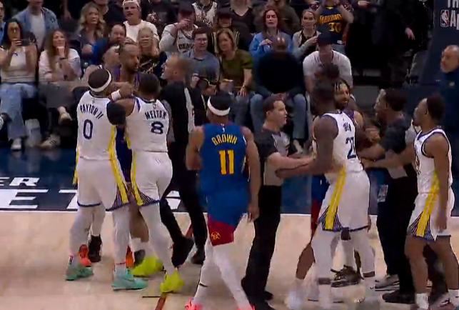 掘金勇士第二节爆发激烈冲突 三名球员被技术犯