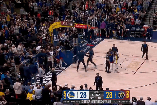 掘金勇士第二节爆发激烈冲突 三名球员被技术犯