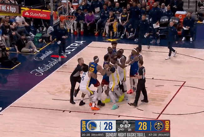 掘金勇士第二节爆发激烈冲突 三名球员被技术犯