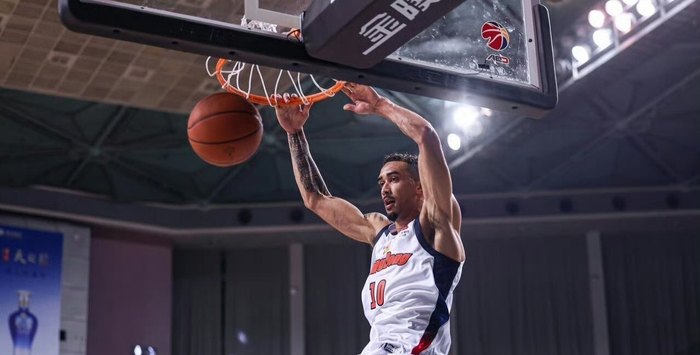 43分神迹难掩广东内线危机，麦考尔续约悬于刀尖