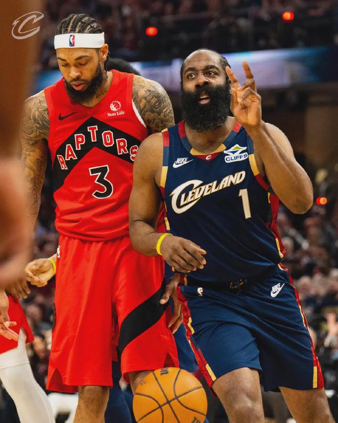 文班亚马全票当选DPOY 骑士双杀猛龙挺进次轮